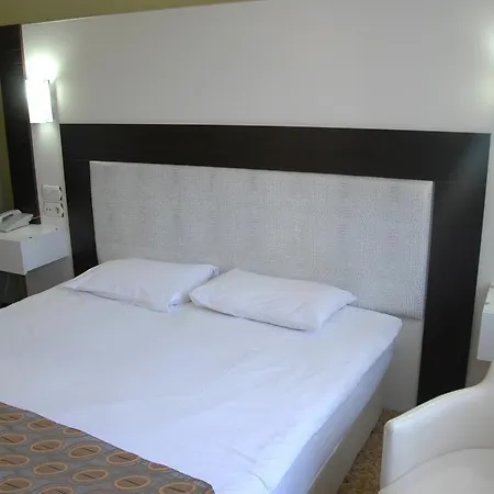 Saffron Hotel