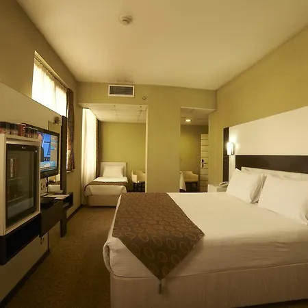 Saffron Hotel