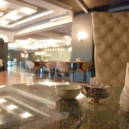 Saffron Hotel 4*